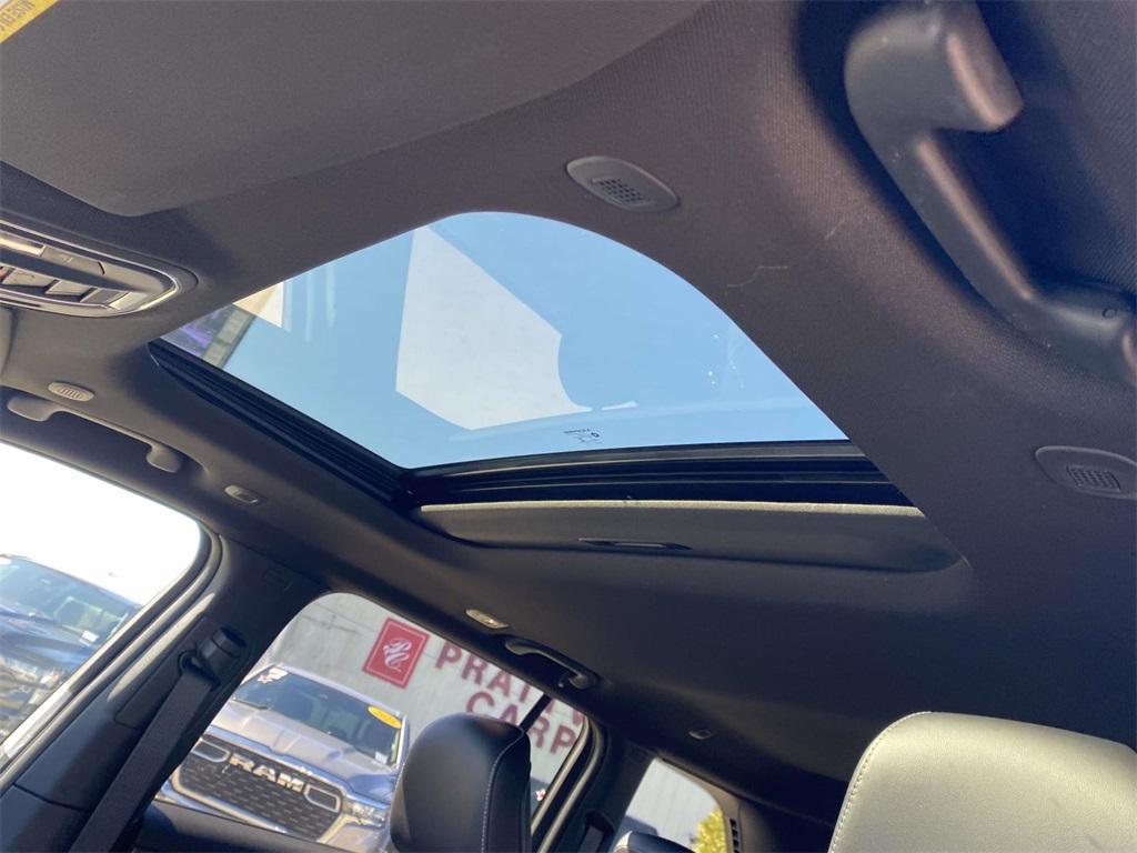 new 2026 Jeep Grand Cherokee car, priced at $39,999