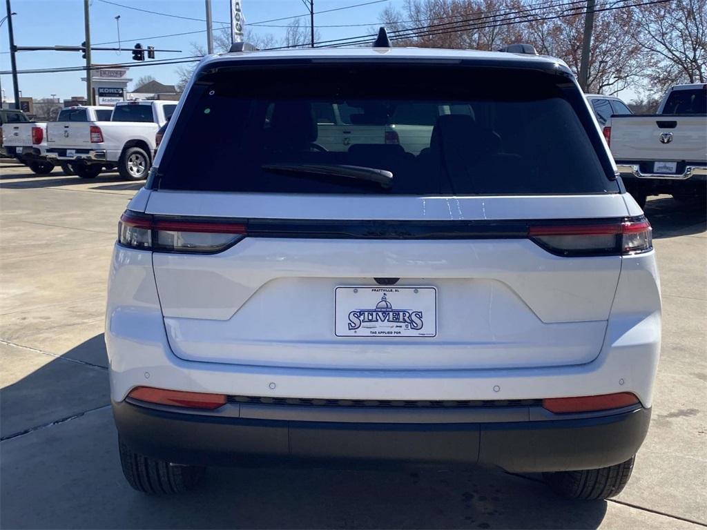 new 2026 Jeep Grand Cherokee car, priced at $39,999