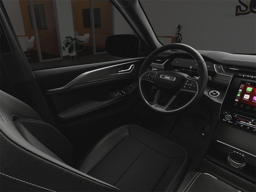 new 2025 Jeep Grand Cherokee car, priced at $30,695