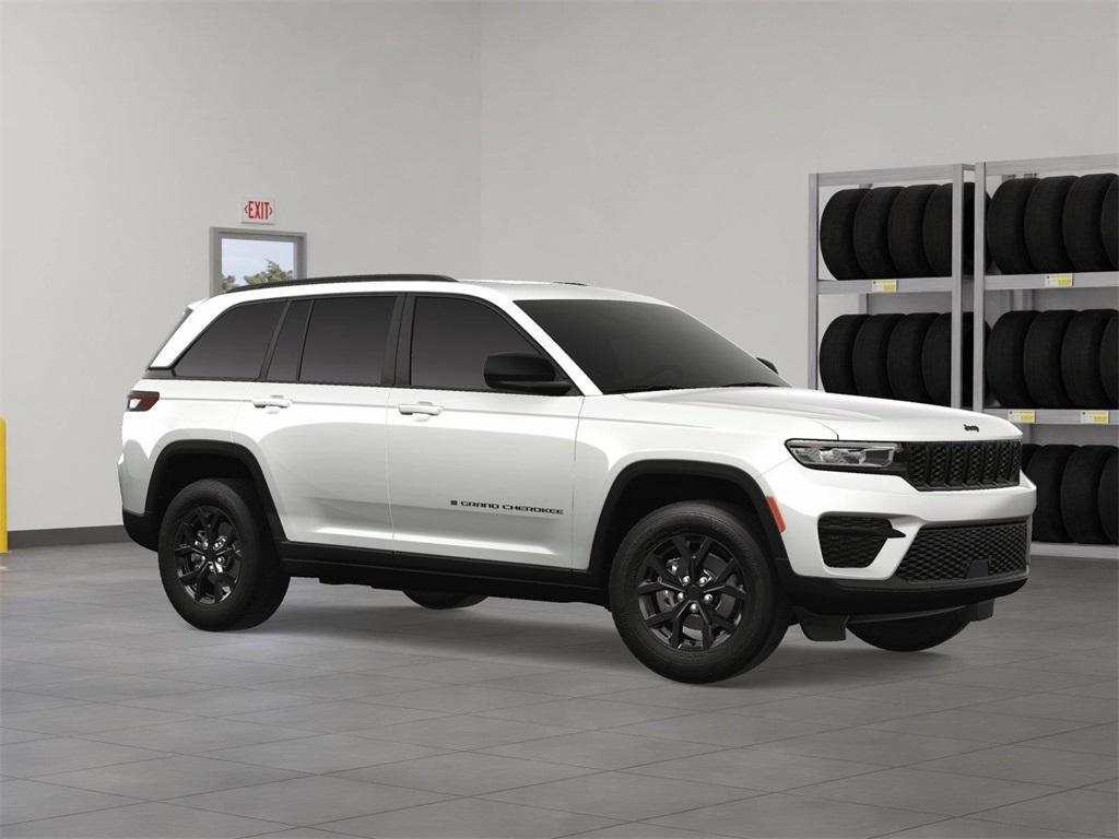 new 2025 Jeep Grand Cherokee car, priced at $30,695