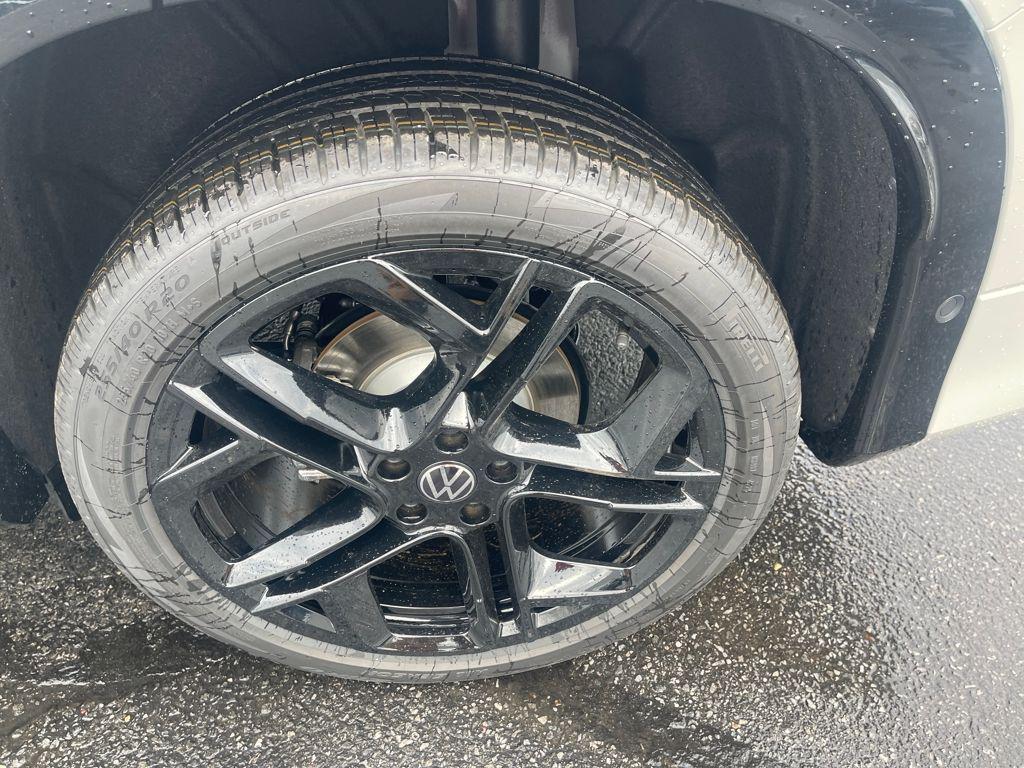 new 2026 Volkswagen Tiguan car, priced at $39,318