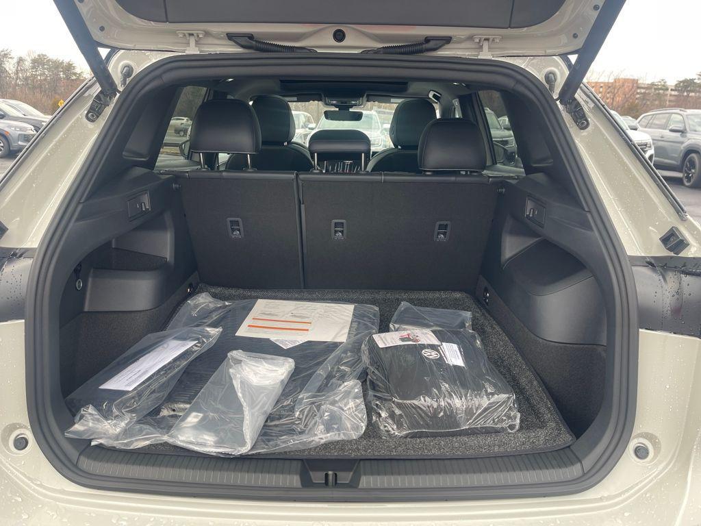 new 2026 Volkswagen Tiguan car, priced at $39,318