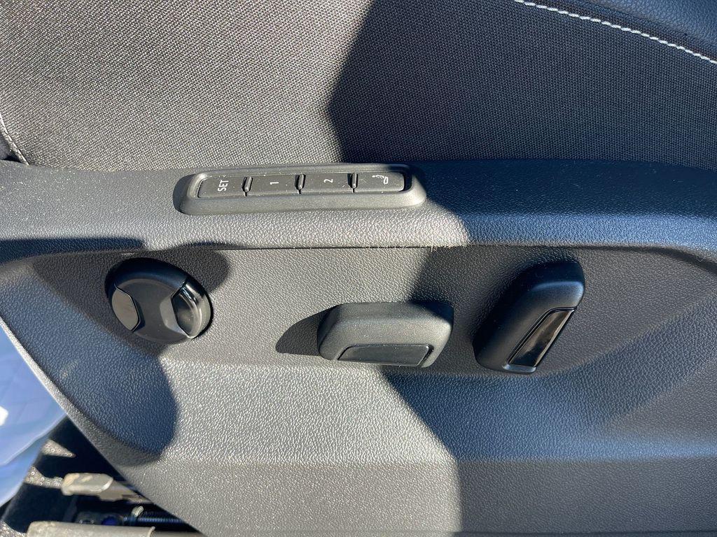 new 2026 Volkswagen Atlas car, priced at $55,429