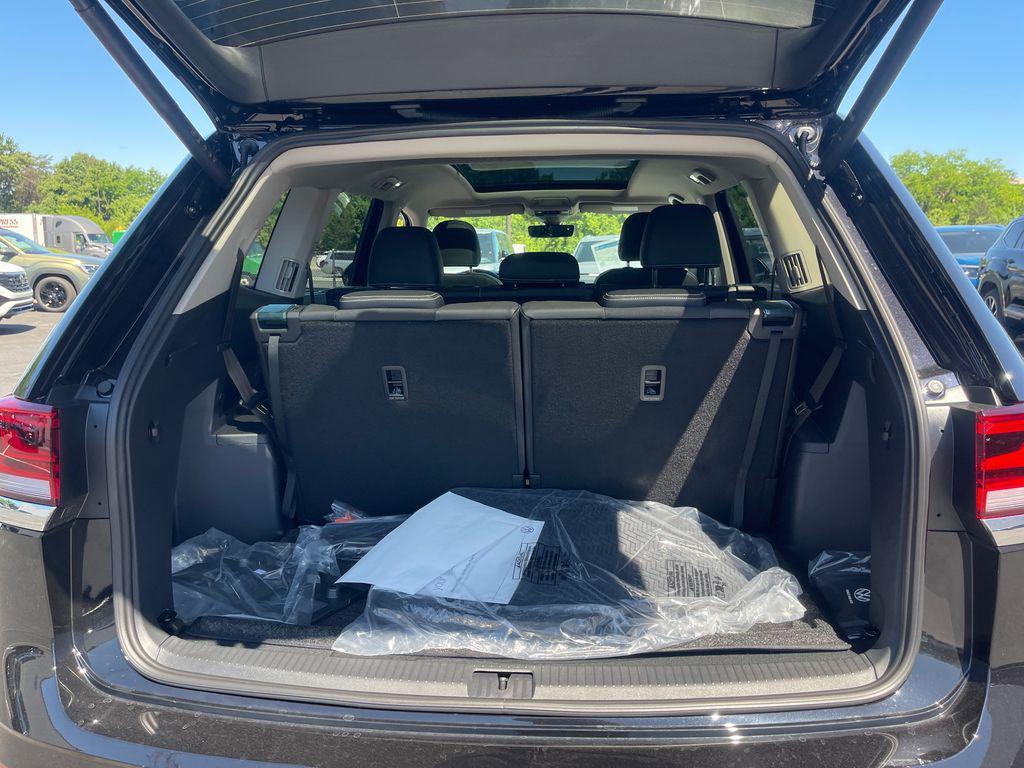 new 2026 Volkswagen Atlas car, priced at $45,215