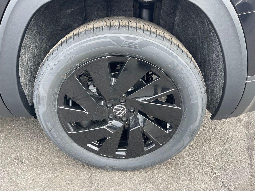 new 2026 Volkswagen Atlas car, priced at $46,008