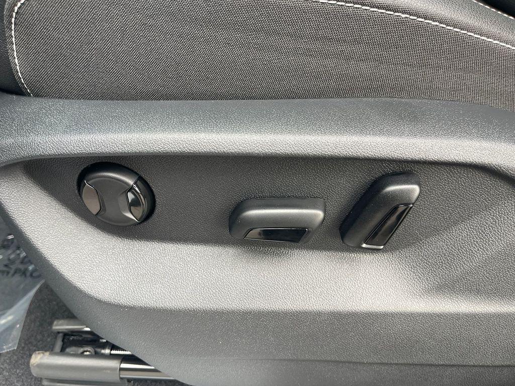 new 2026 Volkswagen Atlas car, priced at $46,008