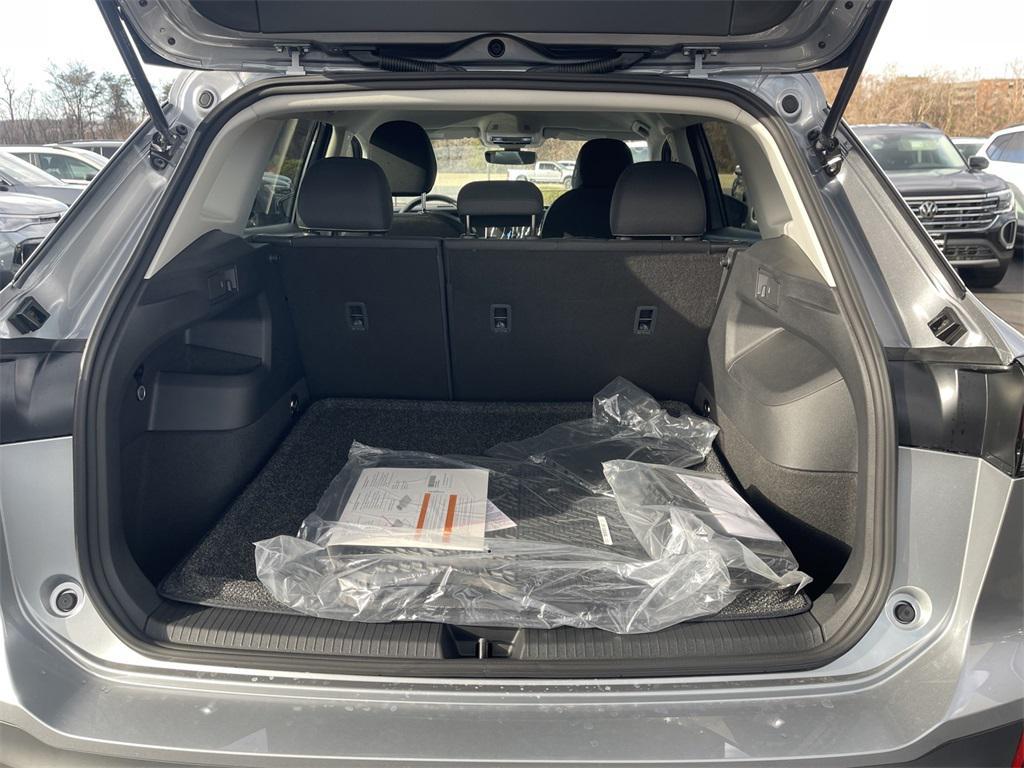 new 2026 Volkswagen Tiguan car, priced at $32,295