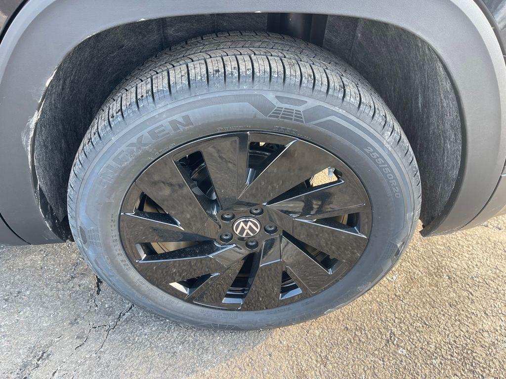 new 2026 Volkswagen Atlas car, priced at $47,514