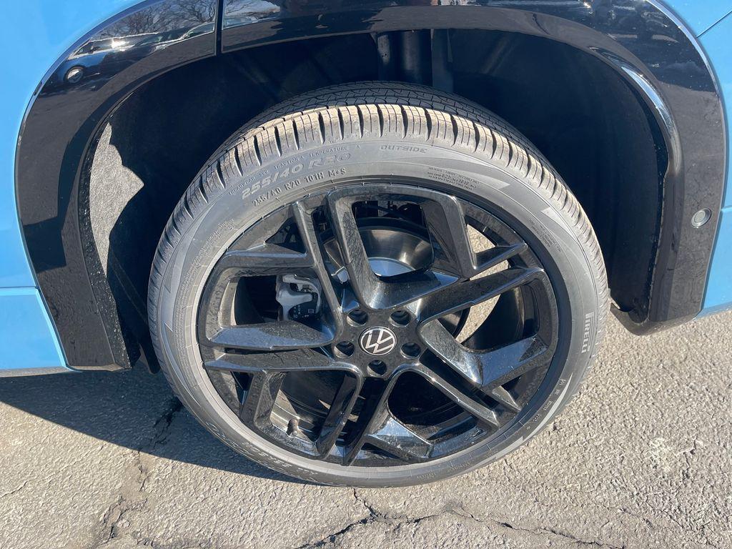 new 2025 Volkswagen Tiguan car, priced at $38,280