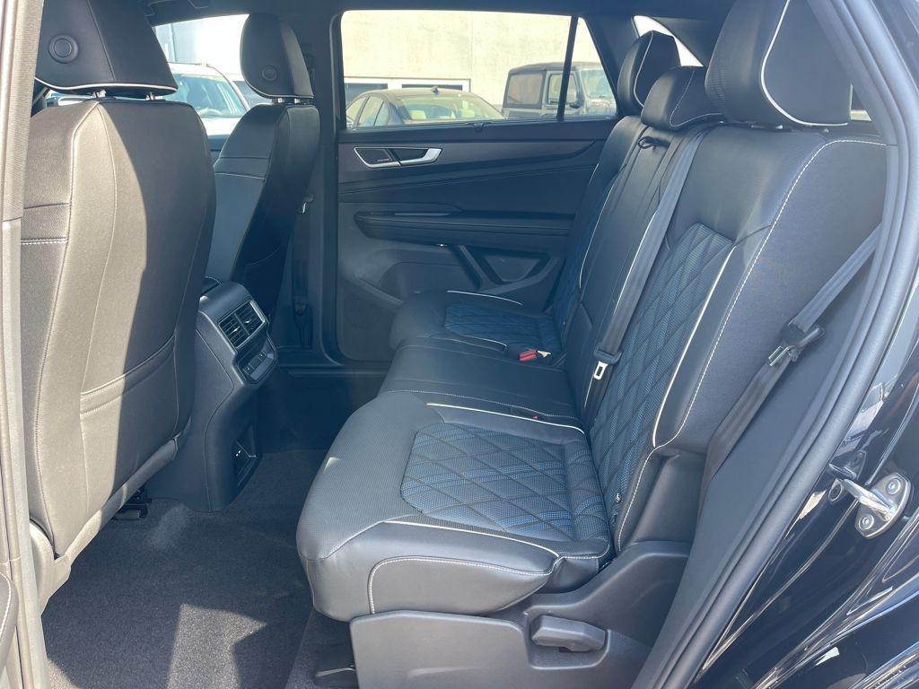 new 2026 Volkswagen Atlas Cross Sport car, priced at $53,574