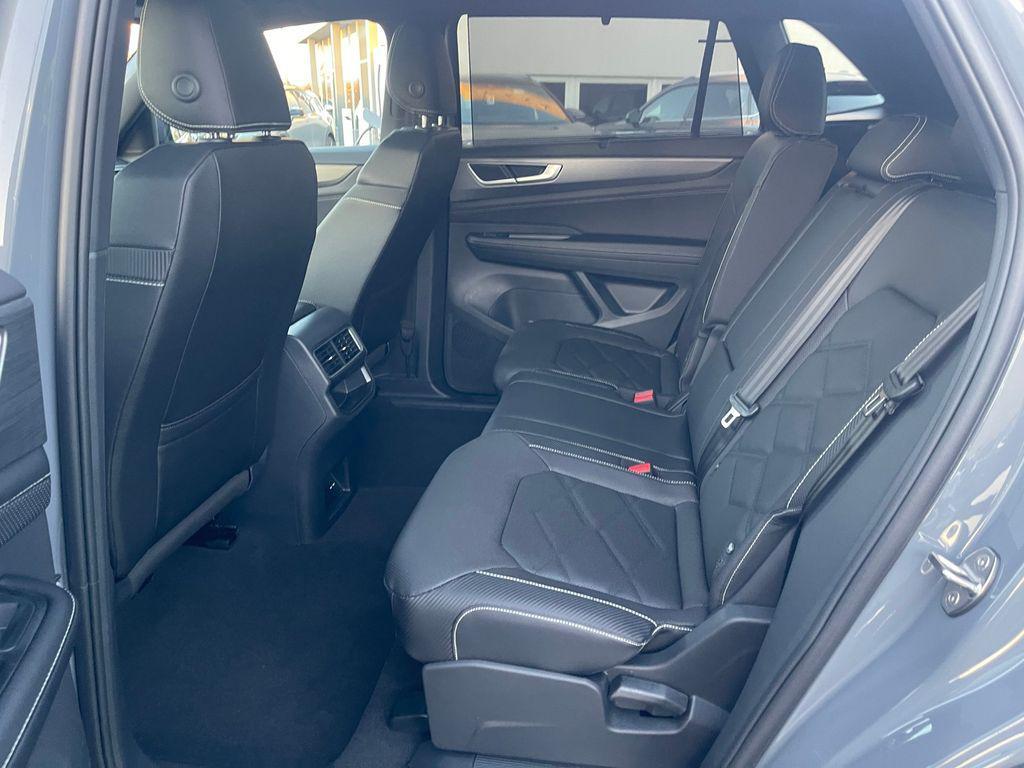 new 2026 Volkswagen Atlas Cross Sport car, priced at $46,443