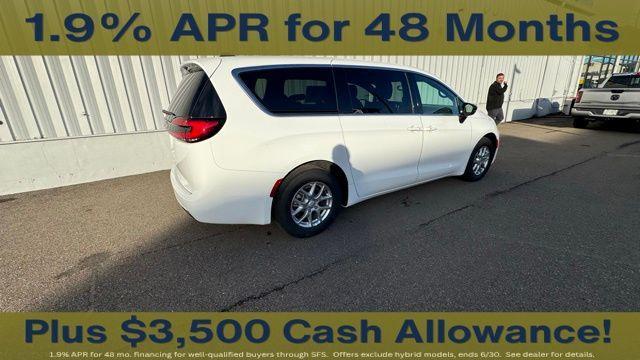 new 2026 Chrysler Pacifica car, priced at $45,815