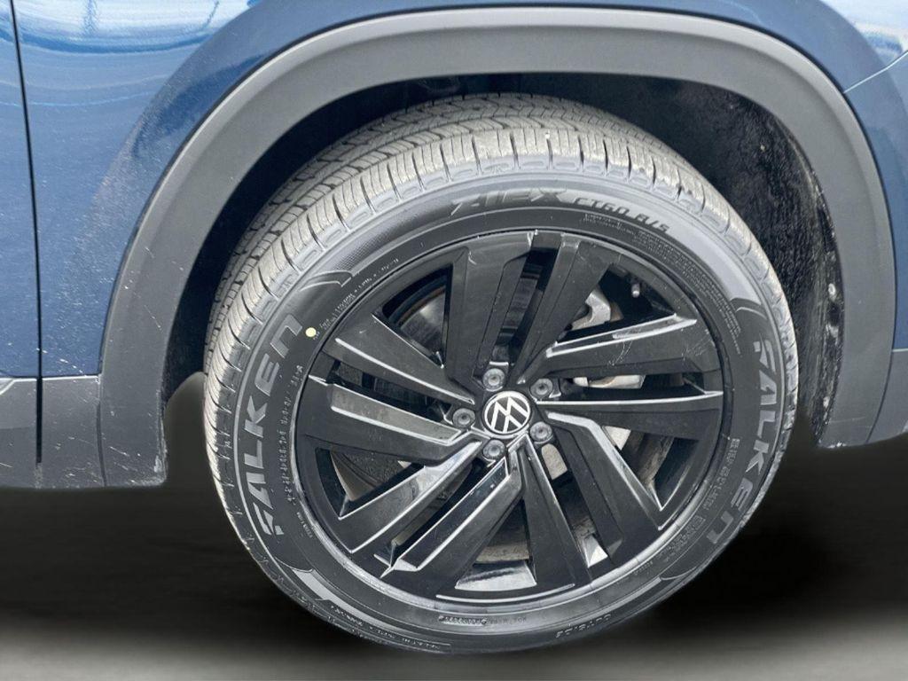 used 2022 Volkswagen Atlas Cross Sport car, priced at $27,369