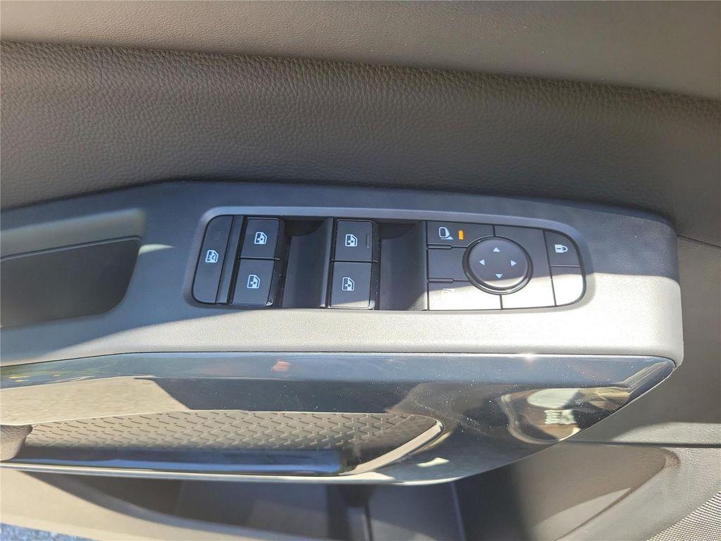 new 2026 Nissan Pathfinder car, priced at $39,060
