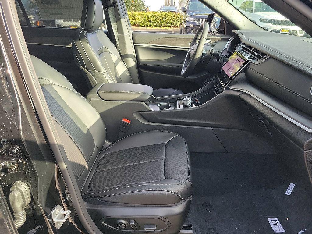 new 2025 Jeep Grand Cherokee L car, priced at $47,660