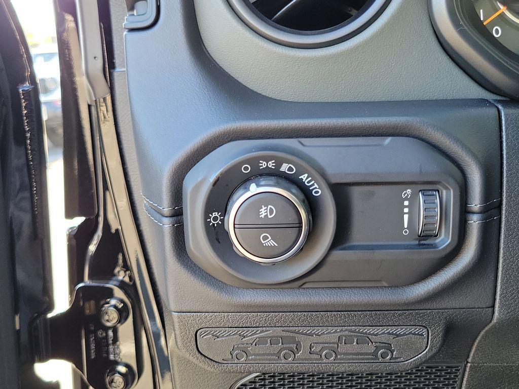 new 2026 Jeep Gladiator car, priced at $55,495