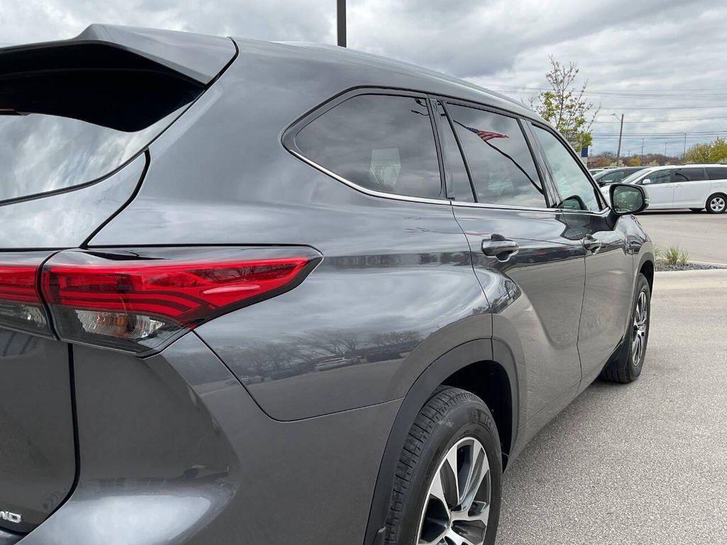 used 2021 Toyota Highlander car, priced at $28,995