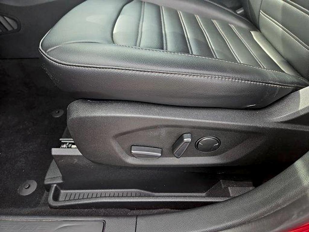 used 2023 Ford Edge car, priced at $25,495