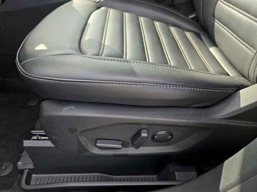 used 2024 Ford Edge car, priced at $26,995