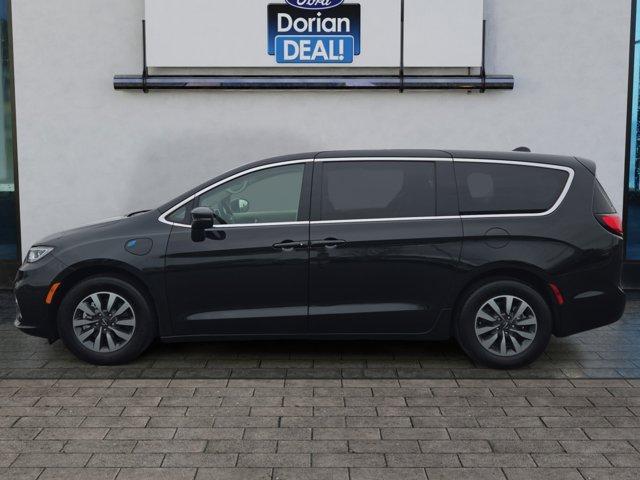 used 2023 Chrysler Pacifica Hybrid car, priced at $28,255
