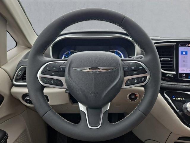 used 2023 Chrysler Pacifica Hybrid car, priced at $28,255