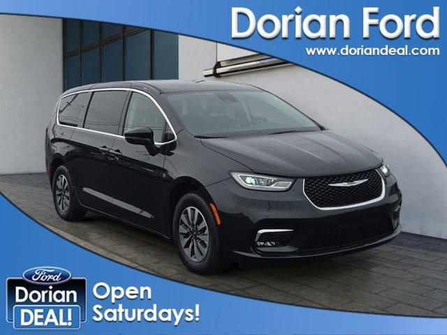 used 2023 Chrysler Pacifica Hybrid car, priced at $28,255
