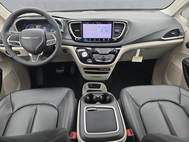 used 2023 Chrysler Pacifica Hybrid car, priced at $28,255