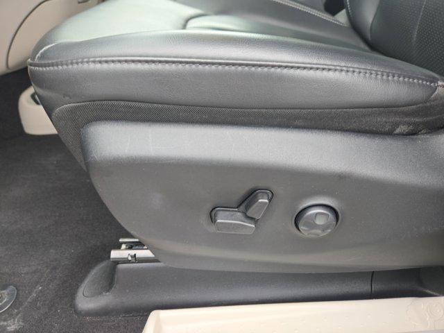 used 2023 Chrysler Pacifica Hybrid car, priced at $28,255