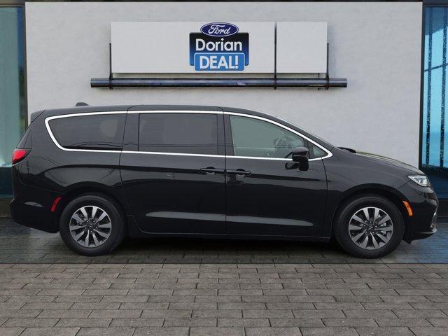 used 2023 Chrysler Pacifica Hybrid car, priced at $28,255