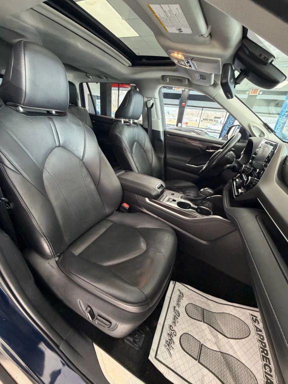 used 2021 Toyota Highlander Hybrid car, priced at $33,995