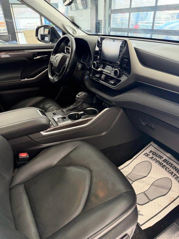 used 2021 Toyota Highlander Hybrid car, priced at $33,995