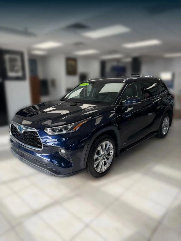 used 2021 Toyota Highlander Hybrid car, priced at $33,995