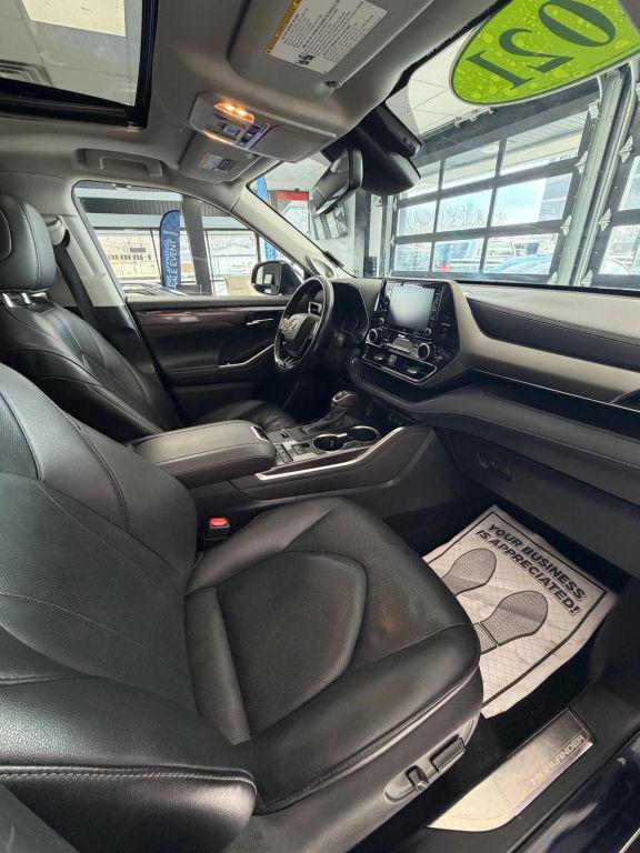 used 2021 Toyota Highlander Hybrid car, priced at $33,995