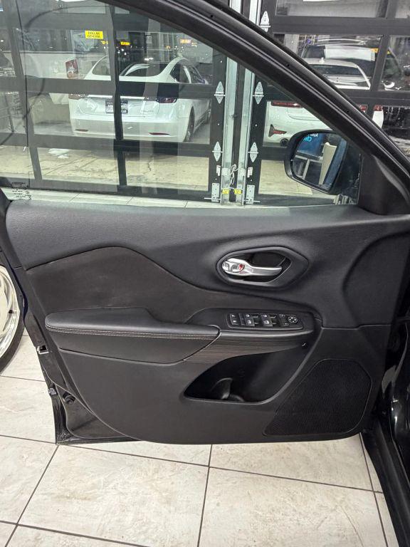 used 2015 Jeep Cherokee car, priced at $7,500