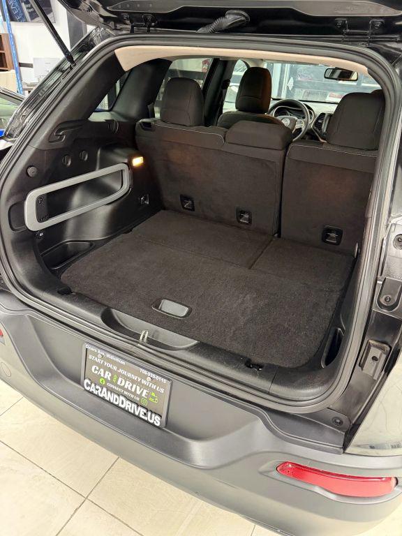 used 2015 Jeep Cherokee car, priced at $7,500