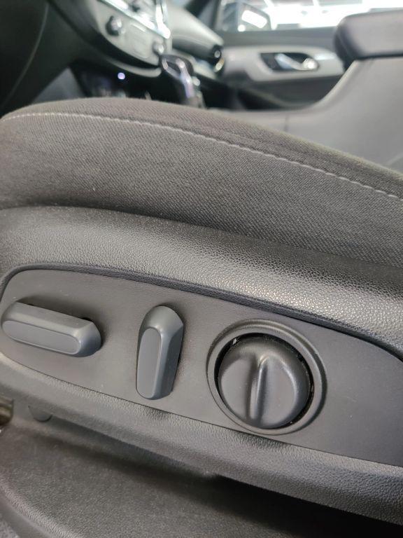 used 2023 Chevrolet Traverse car, priced at $23,995