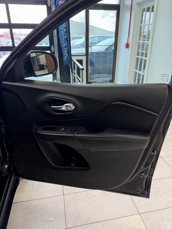 used 2015 Jeep Cherokee car, priced at $8,800