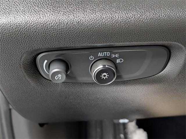 used 2023 Chevrolet Traverse car, priced at $33,700