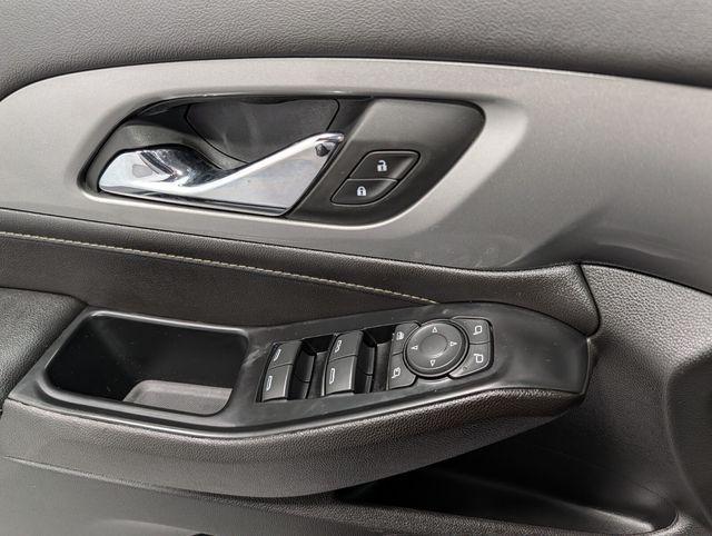 used 2023 Chevrolet Traverse car, priced at $35,991