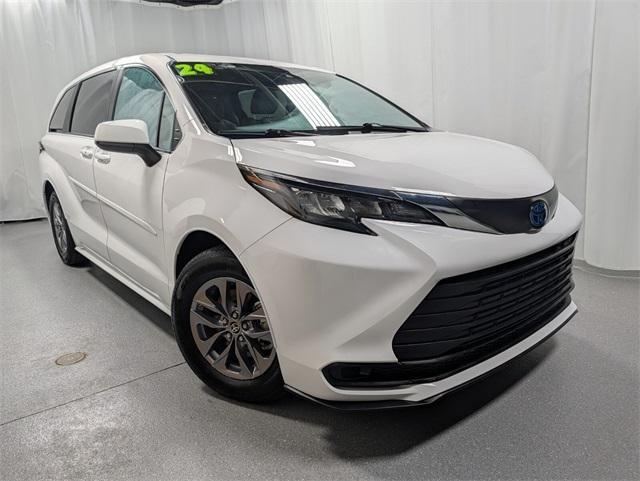 used 2024 Toyota Sienna car, priced at $40,100