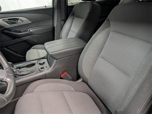 used 2023 Chevrolet Traverse car, priced at $29,400