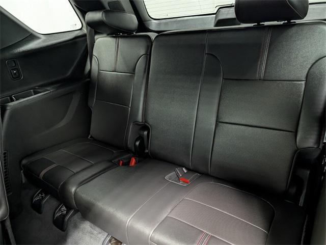 used 2023 Chevrolet Traverse car, priced at $39,600