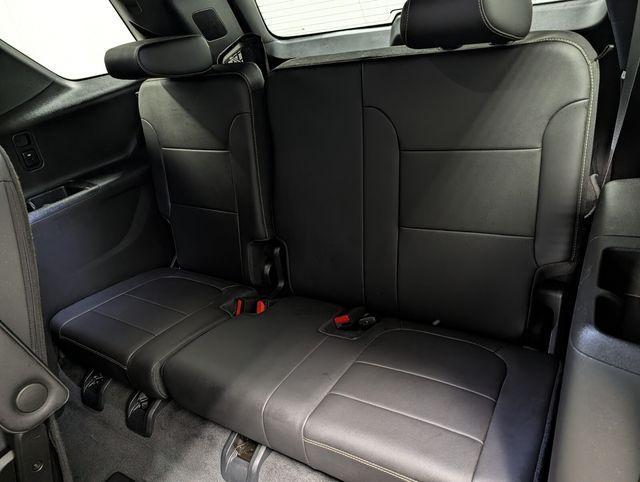 used 2023 Chevrolet Traverse car, priced at $34,998