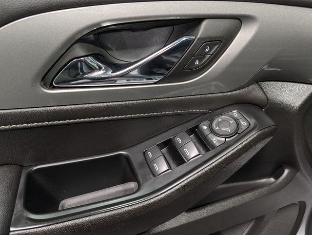 used 2023 Chevrolet Traverse car, priced at $34,998