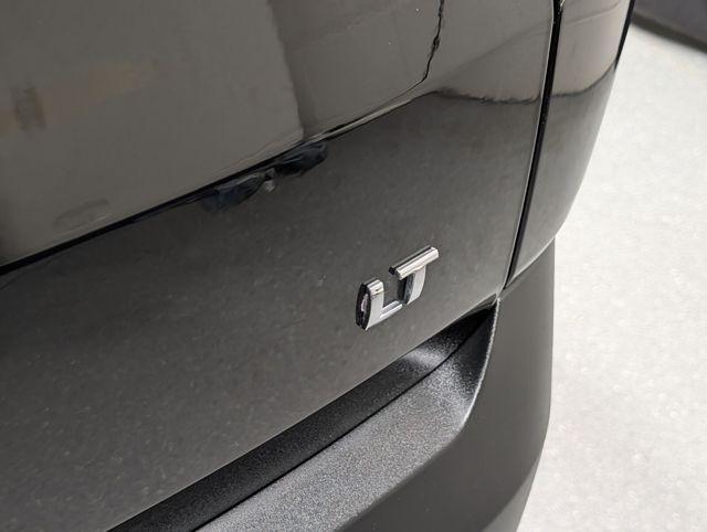 used 2023 Chevrolet Traverse car, priced at $33,977