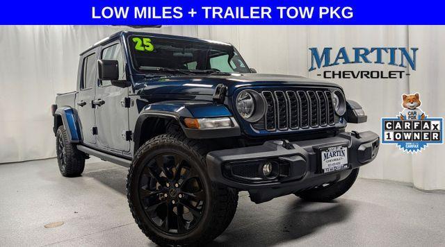 used 2025 Jeep Gladiator car, priced at $38,422