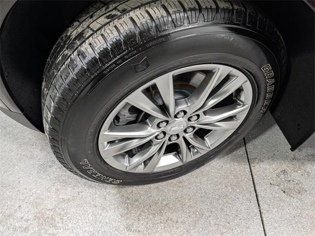 used 2021 Cadillac XT5 car, priced at $20,618