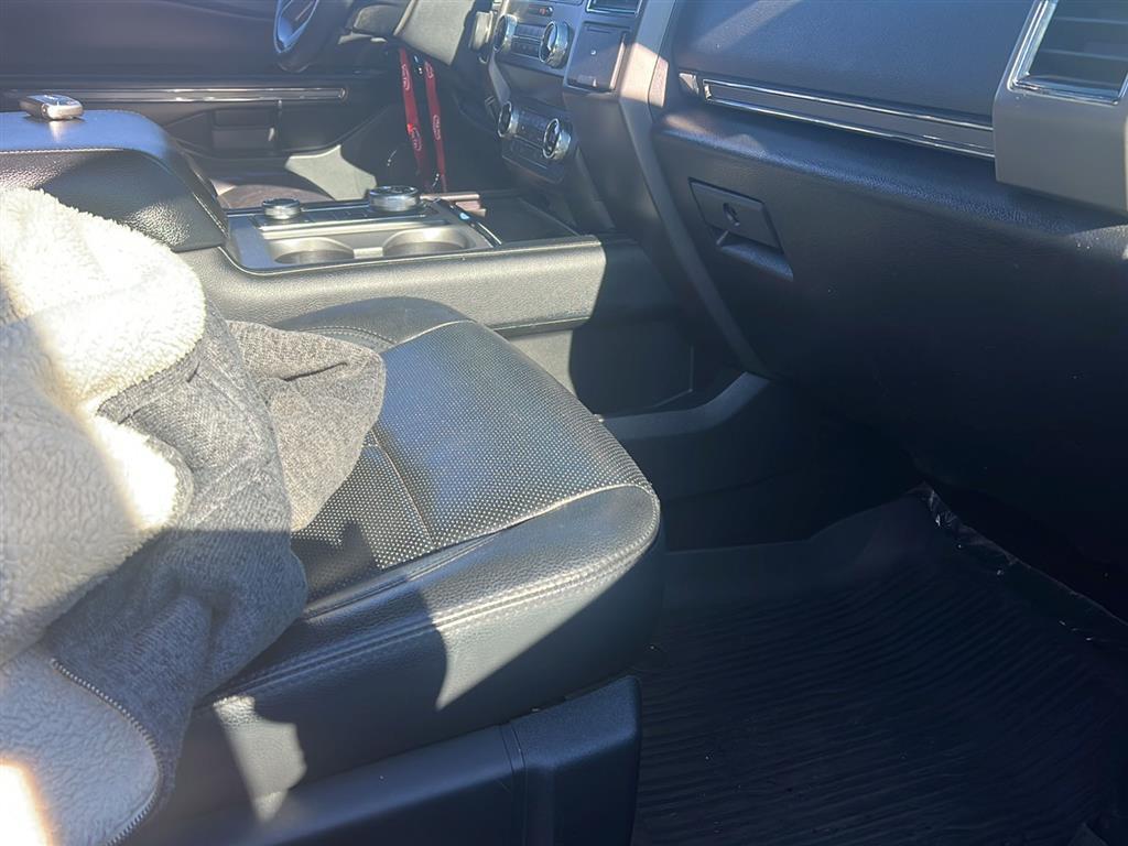 used 2019 Ford Expedition car, priced at $28,900