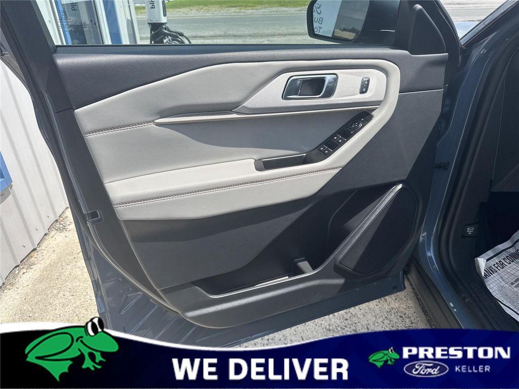new 2025 Ford Explorer car, priced at $46,000