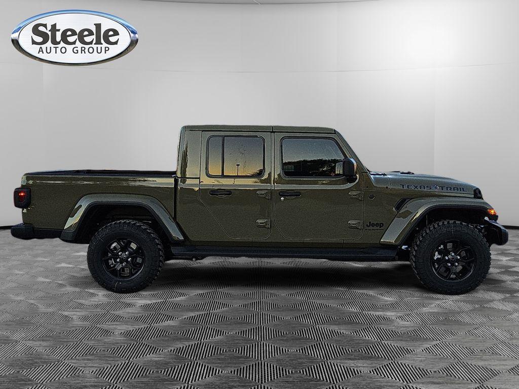 new 2026 Jeep Gladiator car, priced at $50,072